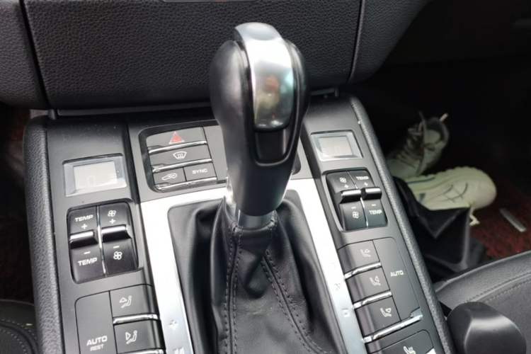 Used Porsche Macan 2017 Macan 2.0T Gear Lever