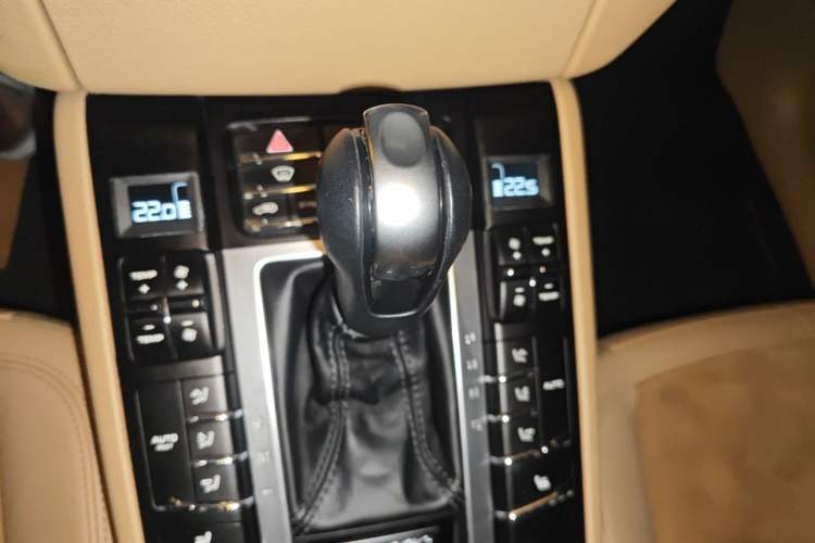 Used Porsche Macan 2017 Macan 2.0T Gear Lever