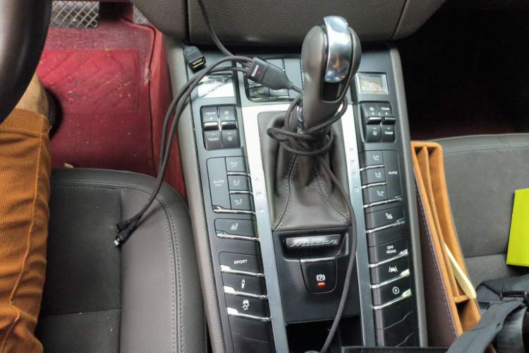 Used Porsche Macan 2017 Macan 2.0T Gear Lever