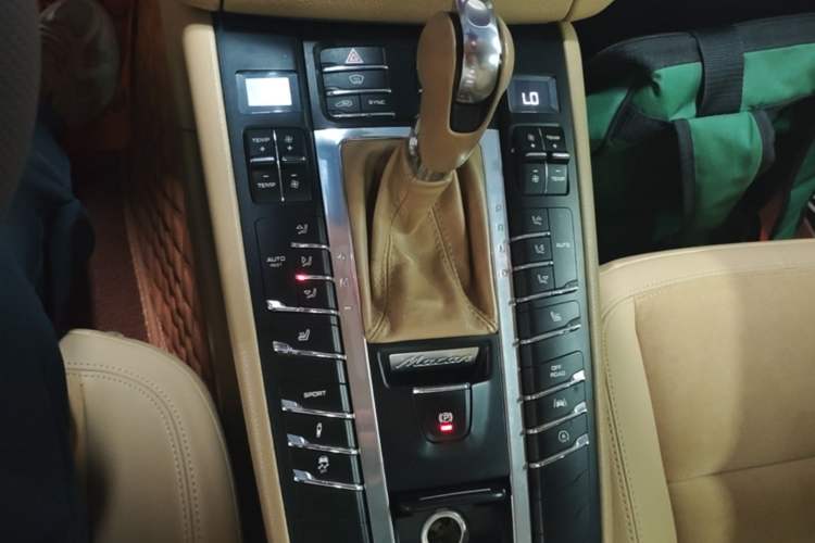 Used Porsche Macan 2017 Macan 2.0T Gear Lever