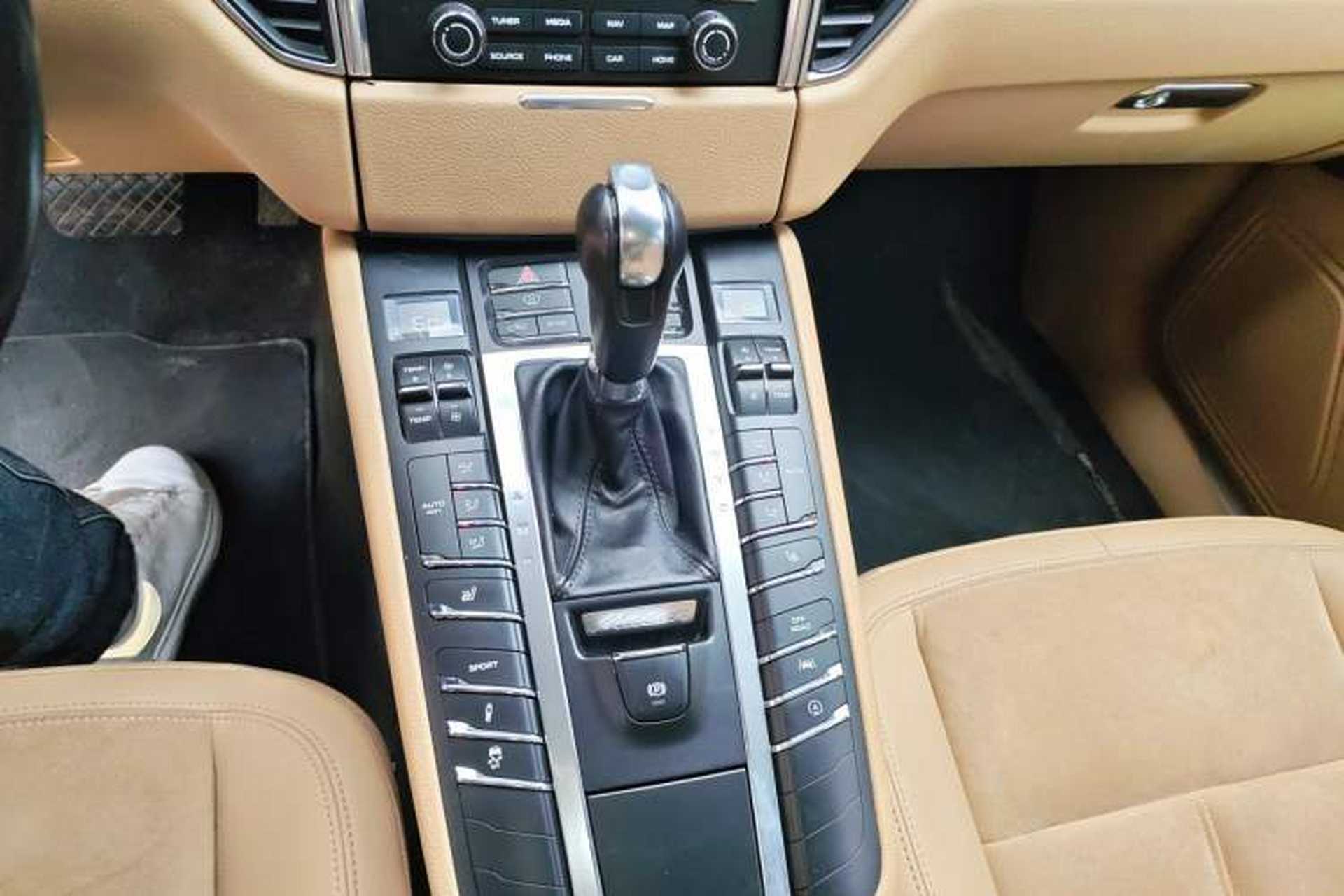Used Porsche Macan 2017 Macan 2.0T Gear Lever