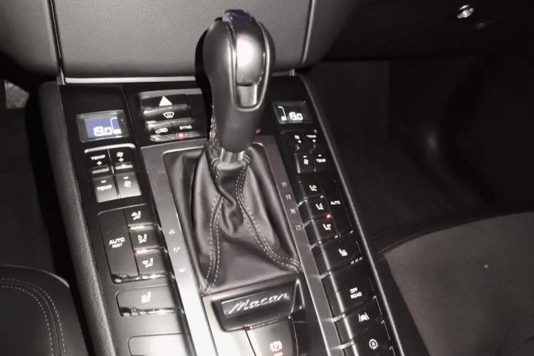 Used Porsche Macan 2017 Macan 2.0T Gear Lever