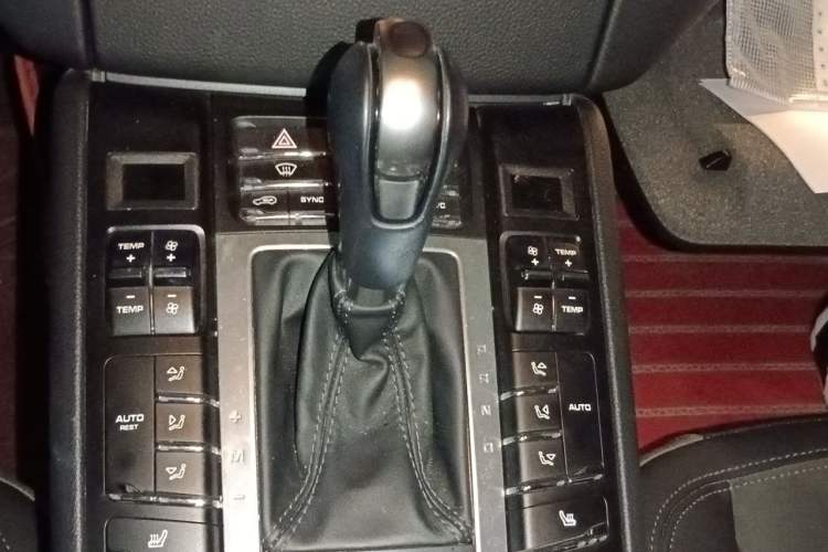 Used Porsche Macan 2017 Macan 2.0T Gear Lever