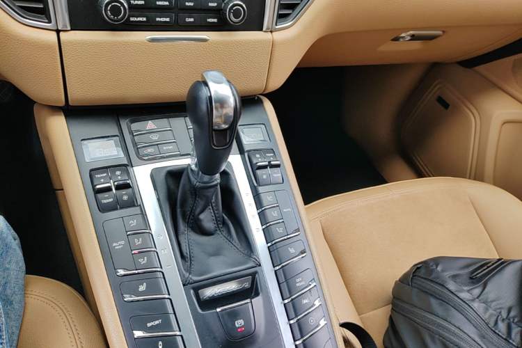 Used Porsche Macan 2017 Macan 2.0T Gear Lever