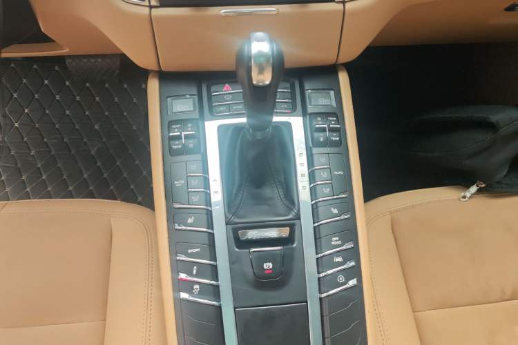Used Porsche Macan 2017 Macan 2.0T Gear Lever