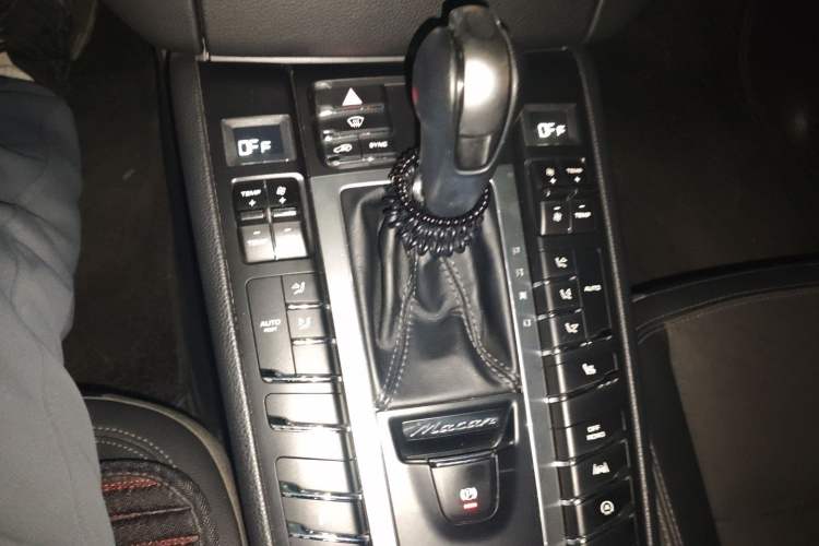 Used Porsche Macan 2017 Macan 2.0T Gear Lever