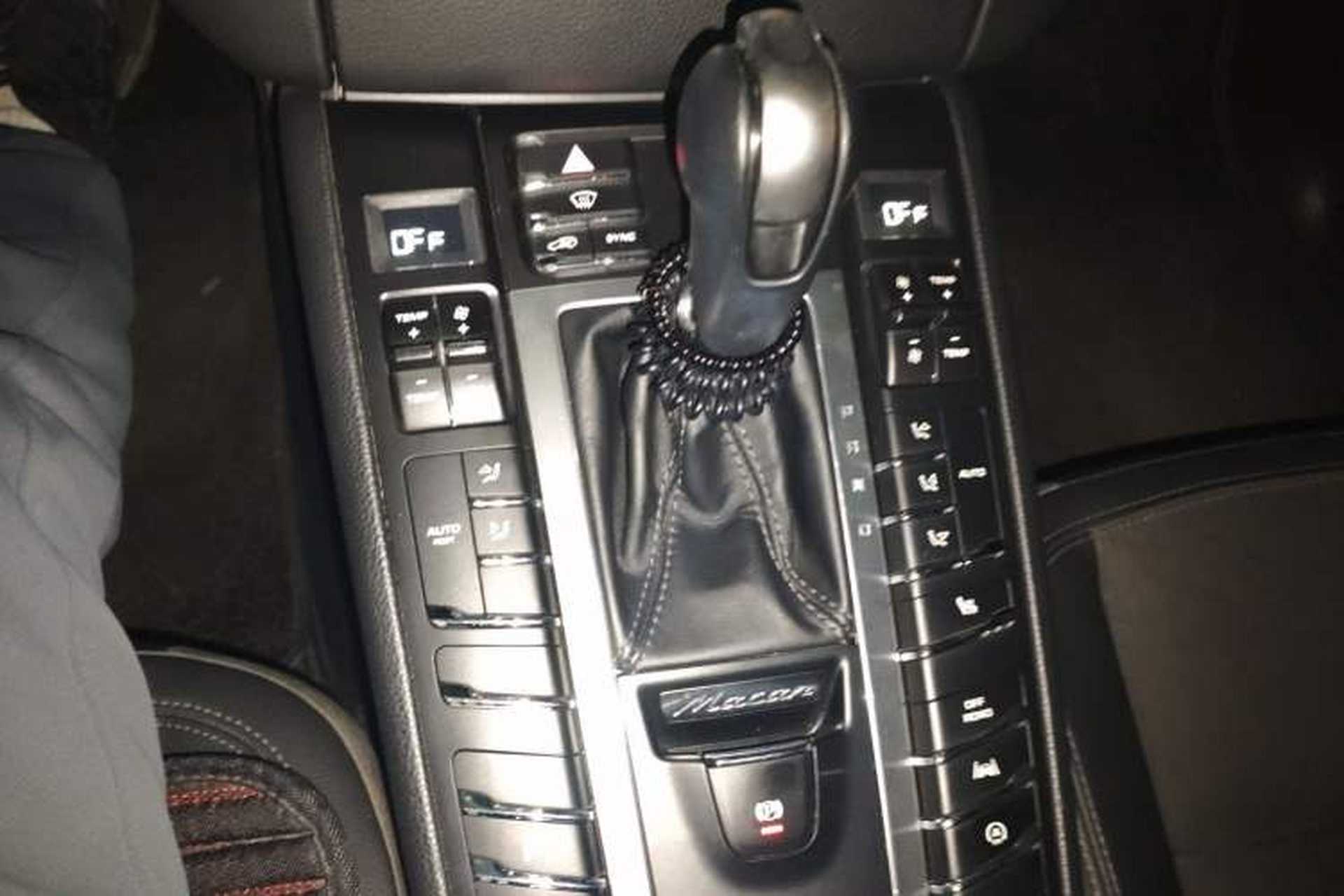 Used Porsche Macan 2017 Macan 2.0T Gear Lever