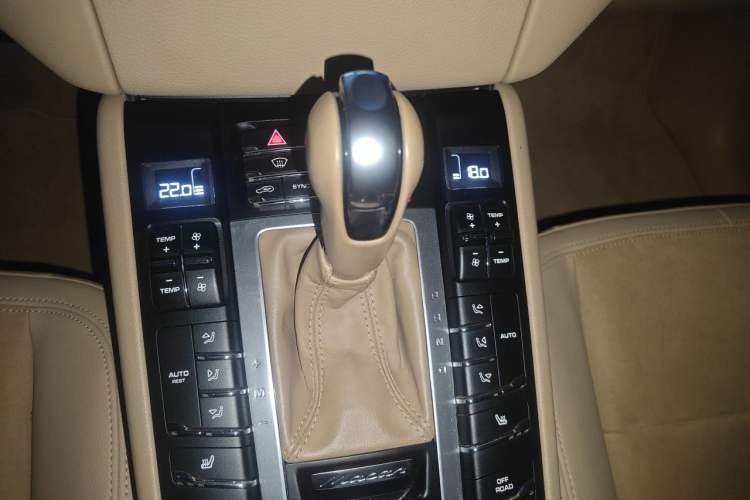 Used Porsche Macan 2017 Macan 2.0T Gear Lever