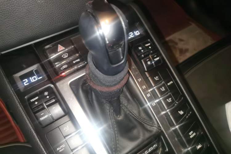 Used Porsche Macan 2017 Macan 2.0T Gear Lever