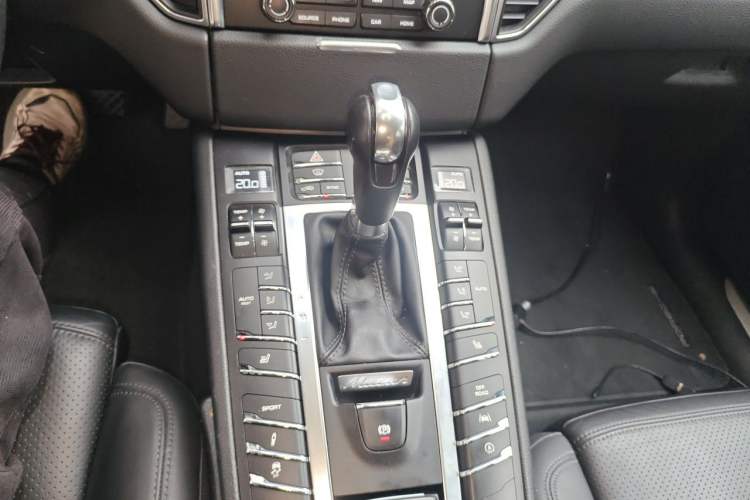 Used Porsche Macan 2017 Macan 2.0T Gear Lever