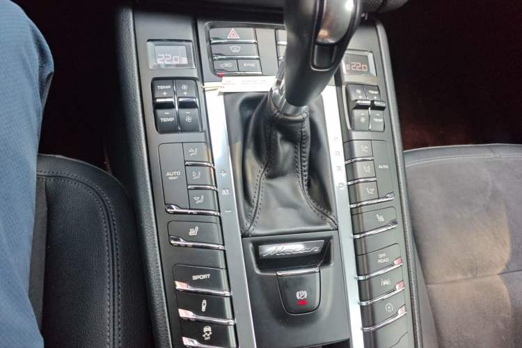 Used Porsche Macan 2017 Macan 2.0T Gear Lever