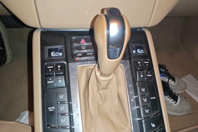 Used Porsche Macan 2017 Macan 2.0T Gear Lever