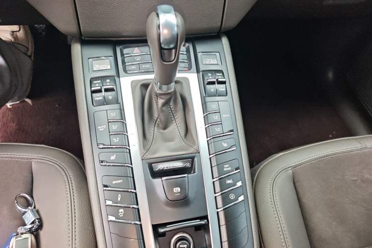 Used Porsche Macan 2017 Macan 2.0T Gear Lever