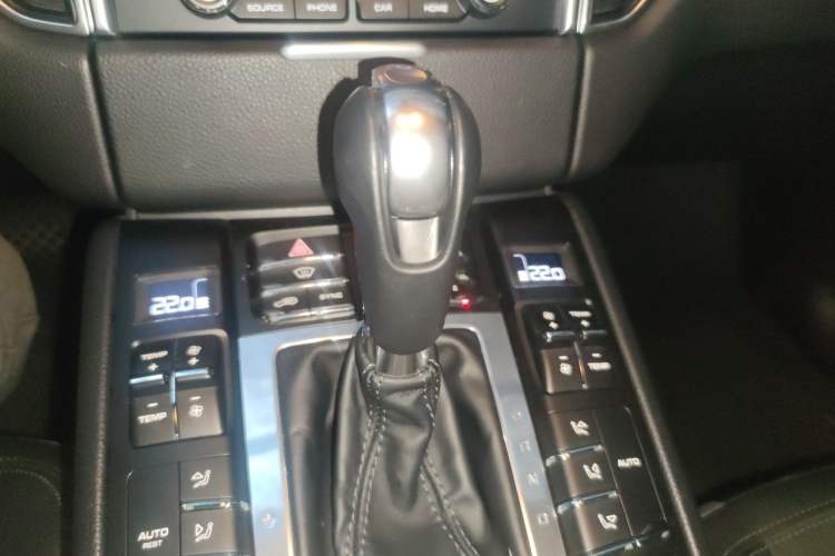 Used Porsche Macan 2017 Macan 2.0T Gear Lever