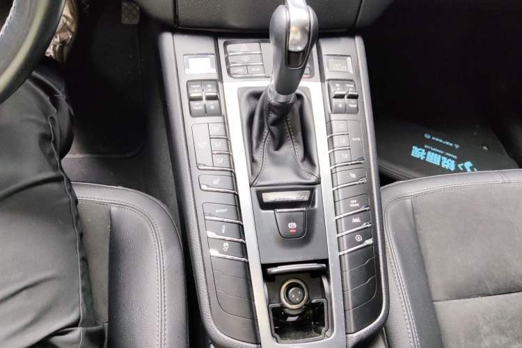Used Porsche Macan 2017 Macan 2.0T Gear Lever