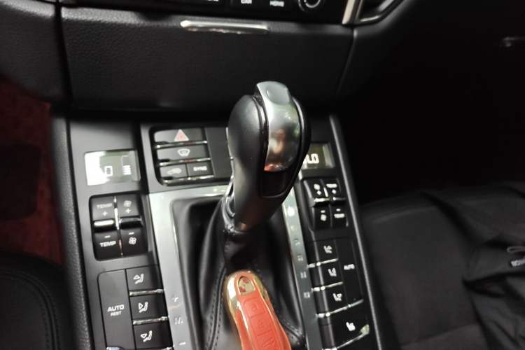 Used Porsche Macan 2017 Macan 2.0T Gear Lever