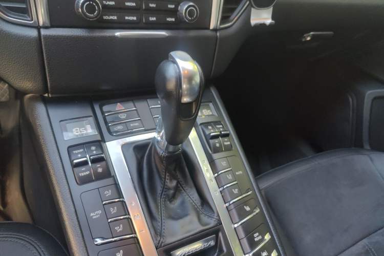 Used Porsche Macan 2017 Macan 2.0T Gear Lever