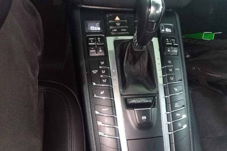 Used Porsche Macan 2017 Macan 2.0T Gear Lever