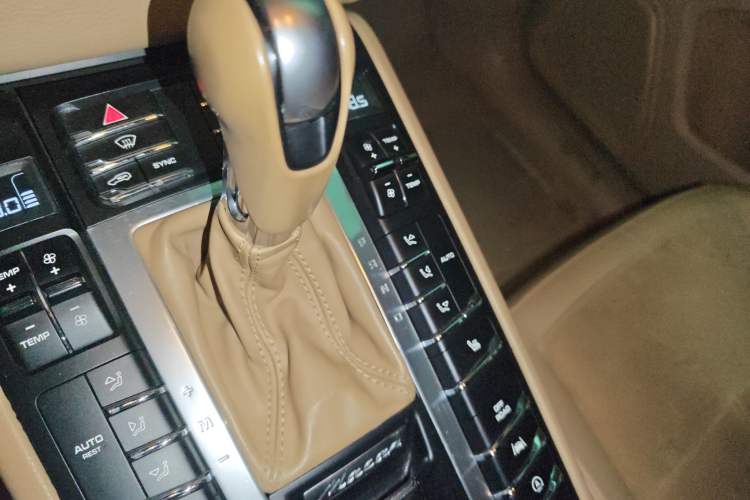 Used Porsche Macan 2017 Macan 2.0T Gear Lever