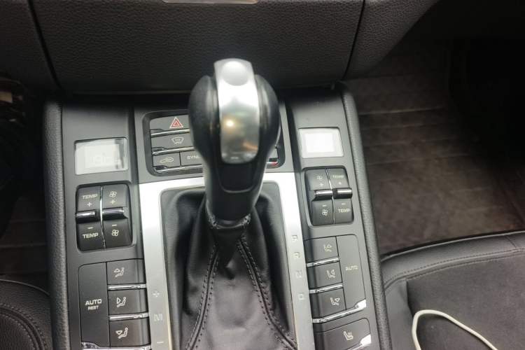 Used Porsche Macan 2017 Macan 2.0T Gear Lever