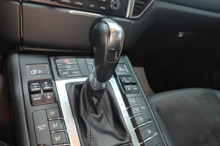 Used Porsche Macan 2017 Macan 2.0T Gear Lever