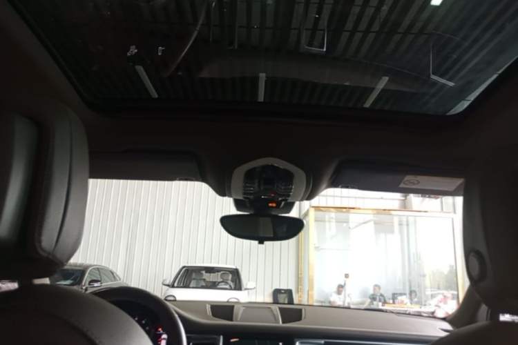 Used Porsche Macan 2017 Macan 2.0T Headliner