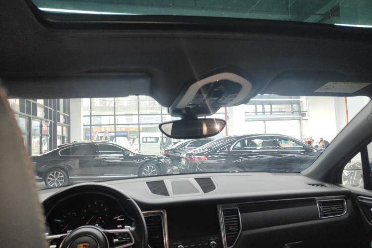 Used Porsche Macan 2017 Macan 2.0T Headliner
