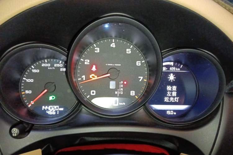 Used Porsche Macan 2017 Macan 2.0T Instrument Cluster