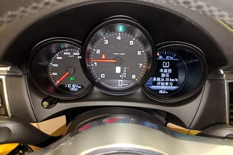 Used Porsche Macan 2017 Macan 2.0T Instrument Cluster