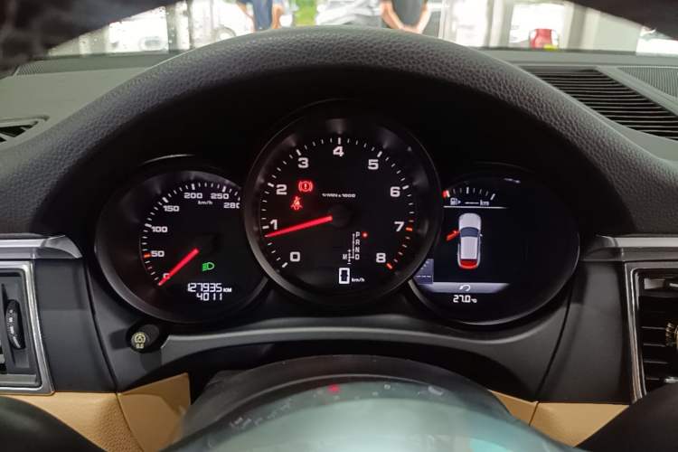 Used Porsche Macan 2017 Macan 2.0T Instrument Cluster