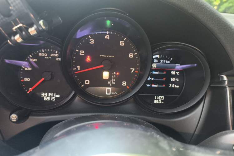 Used Porsche Macan 2017 Macan 2.0T Instrument Cluster