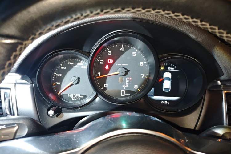 Used Porsche Macan 2017 Macan 2.0T Instrument Cluster