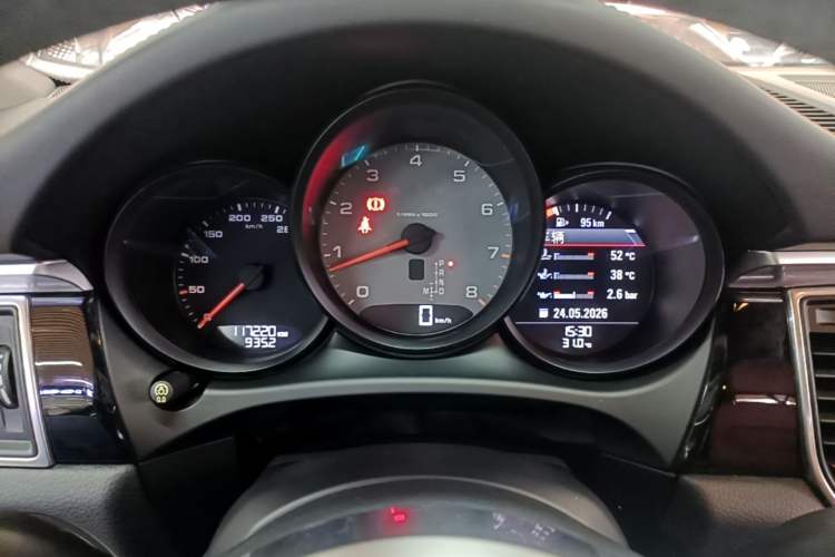 Used Porsche Macan 2017 Macan S 3.0T Instrument Cluster