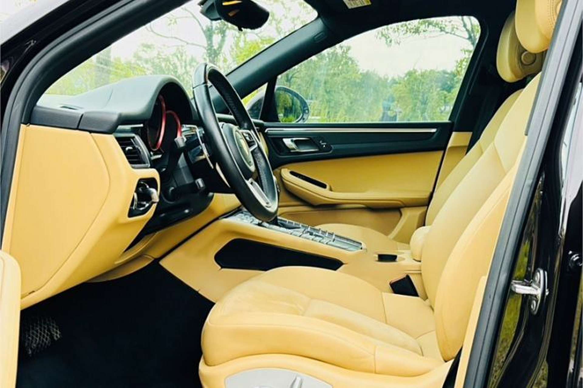 Used Porsche Macan 2017 Macan 2.0T Interior 1