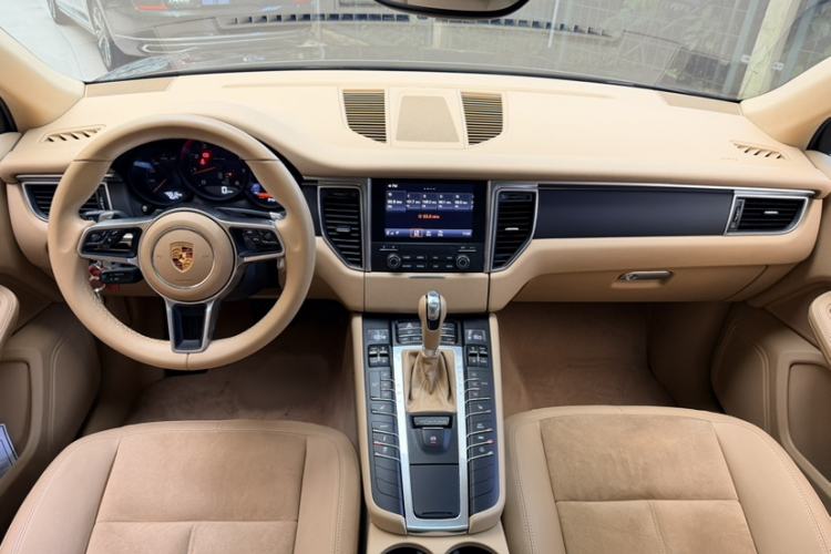 Used Porsche Macan 2017 Macan 2.0T Interior 1