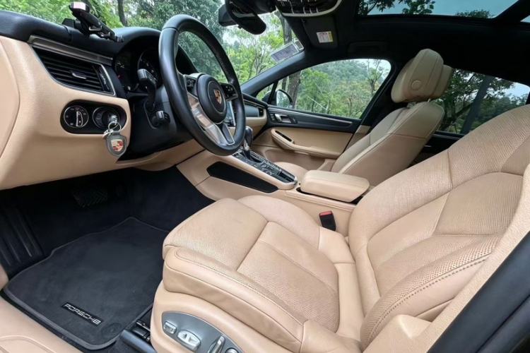 Used Porsche Macan 2017 Macan 2.0T Interior 1
