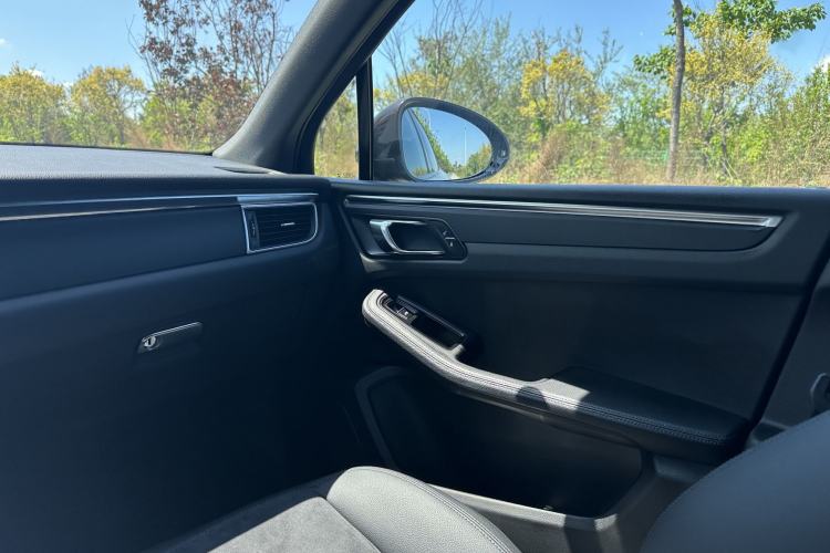 Used Porsche Macan 2017 Macan 2.0T Interior 11