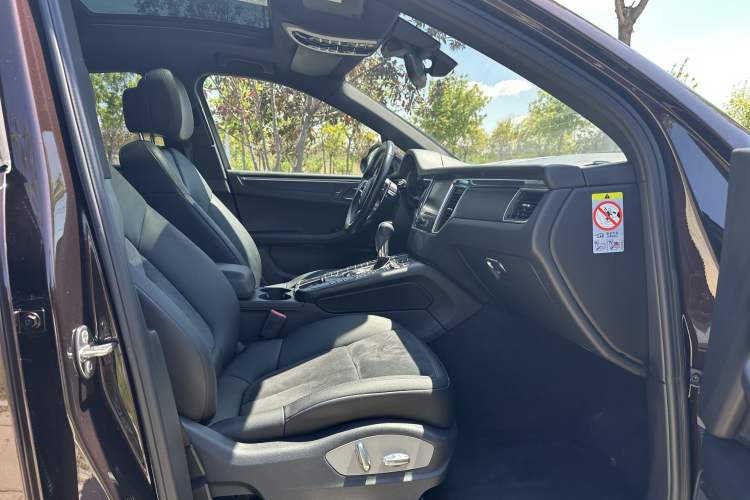 Used Porsche Macan 2017 Macan 2.0T Interior 12