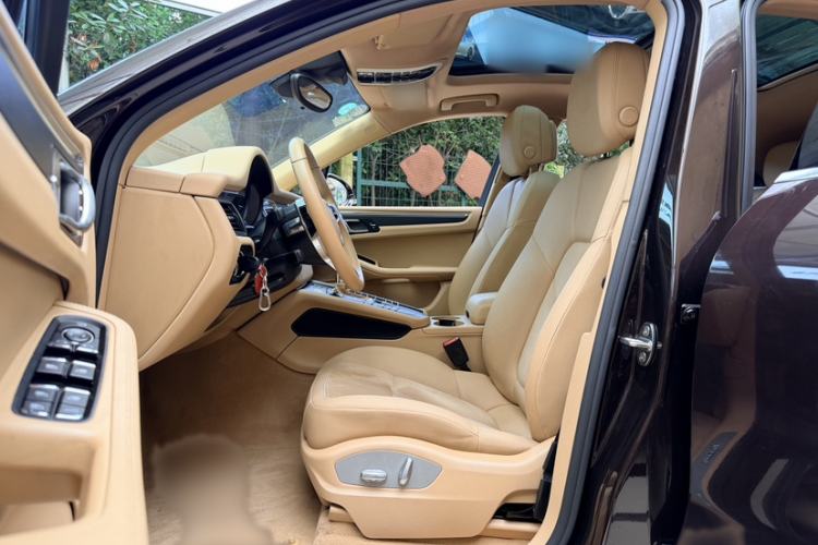 Used Porsche Macan 2017 Macan 2.0T Interior 2