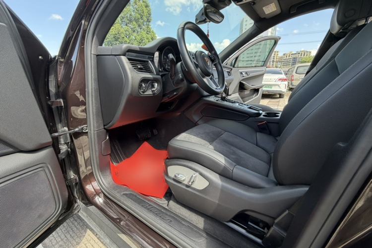 Used Porsche Macan 2017 Macan 2.0T Interior 2