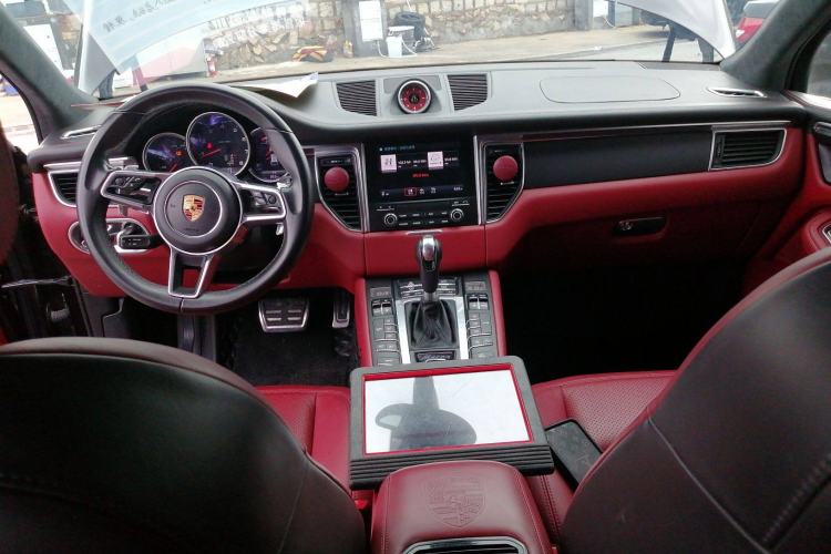 Used Porsche Macan 2017 Macan 2.0T Interior 2