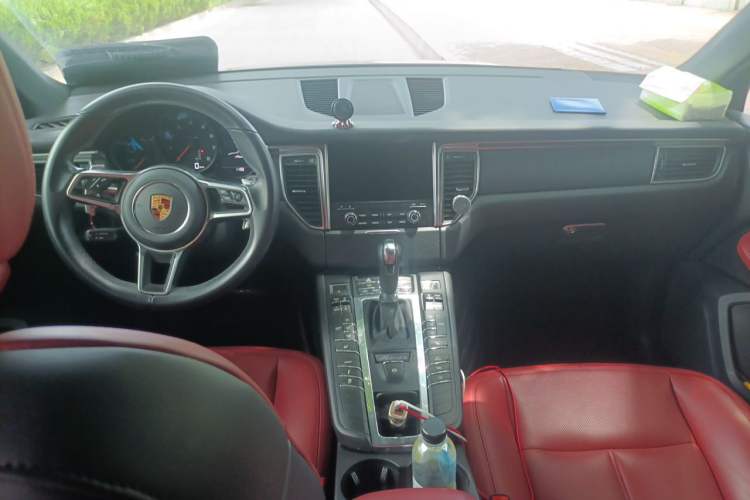Used Porsche Macan 2017 Macan 2.0T Interior 2