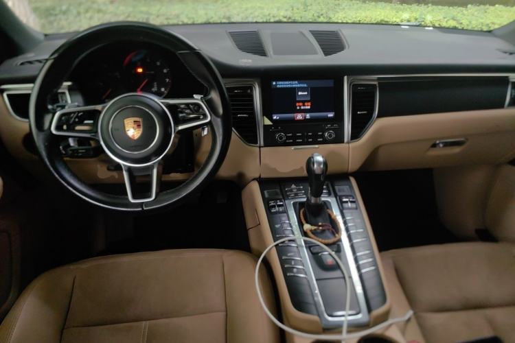 Used Porsche Macan 2017 Macan 2.0T Interior 2