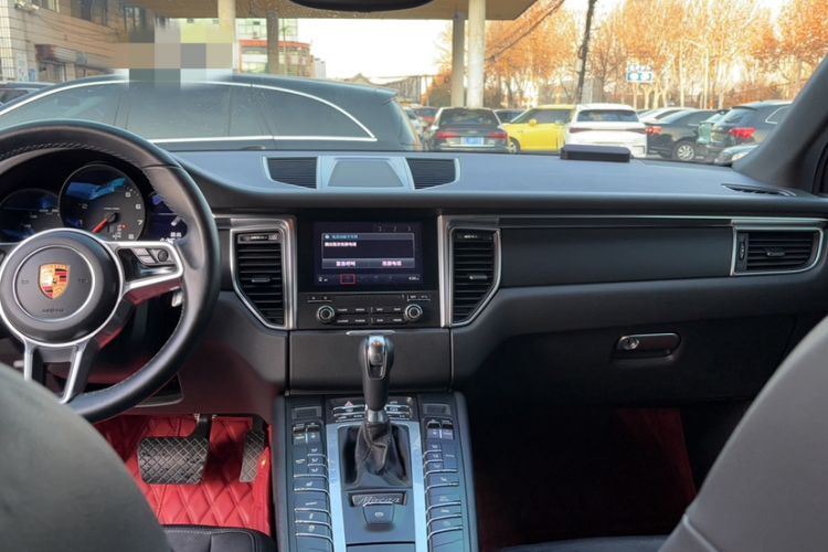 Used Porsche Macan 2017 Macan 2.0T Interior 2