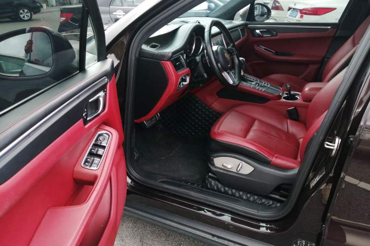 Used Porsche Macan 2017 Macan 2.0T Interior 3