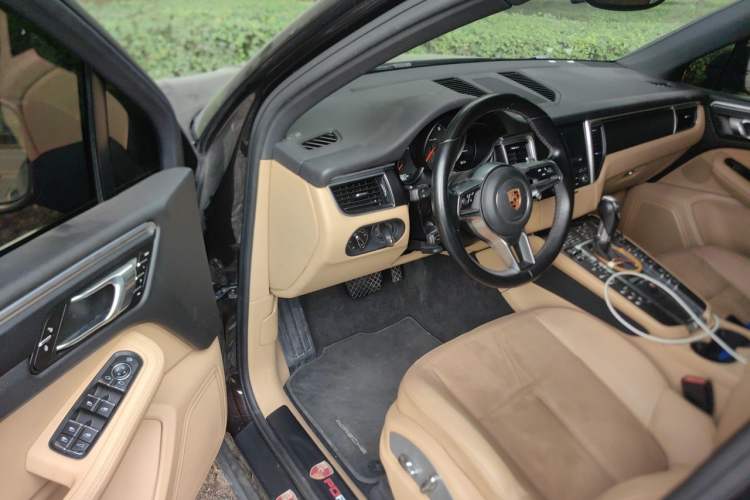 Used Porsche Macan 2017 Macan 2.0T Interior 3