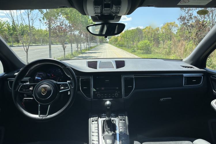 Used Porsche Macan 2017 Macan 2.0T Interior 3