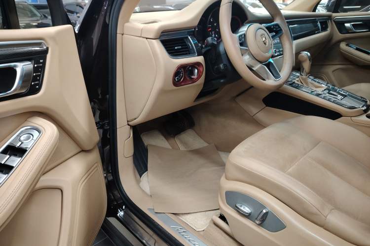 Used Porsche Macan 2017 Macan 2.0T Interior 3