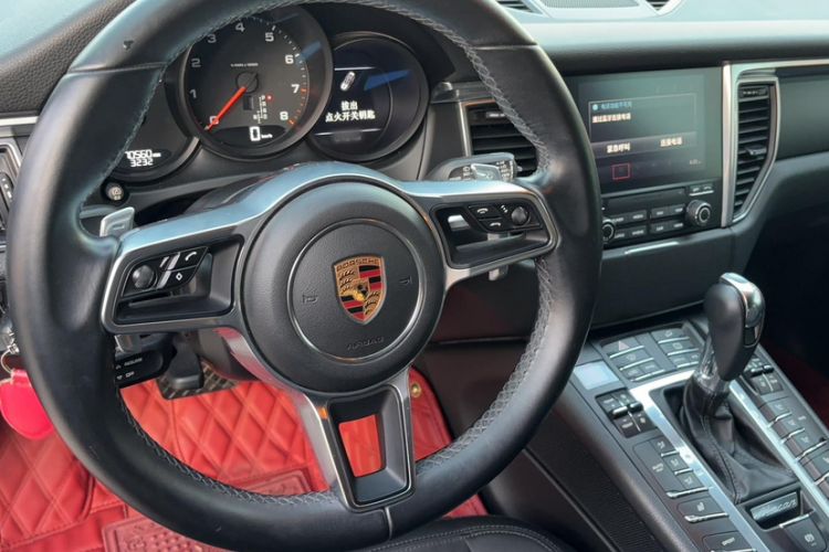 Used Porsche Macan 2017 Macan 2.0T Interior 3