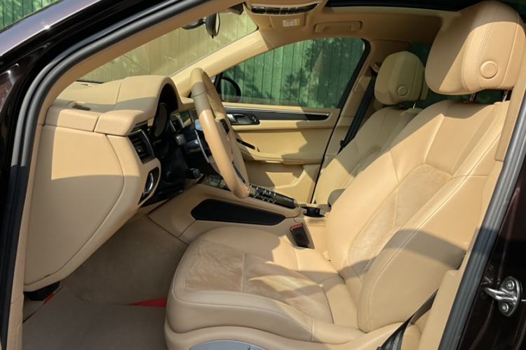 Used Porsche Macan 2017 Macan 2.0T Interior 4